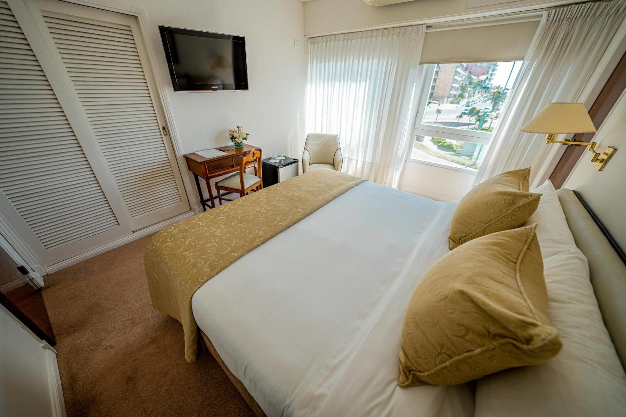 Hotel Iruna Mar del Plata Bagian luar foto